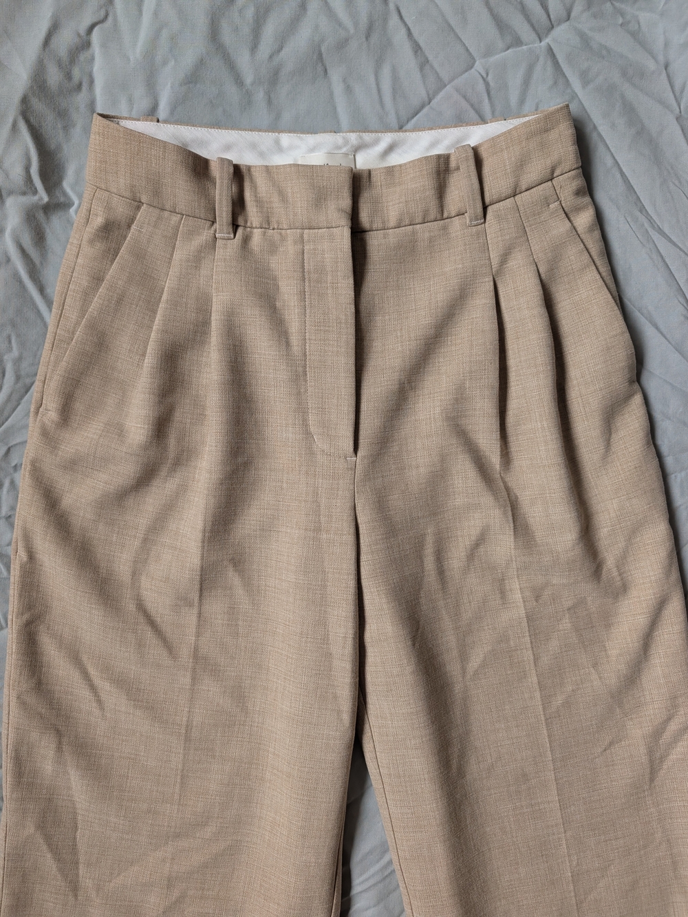 Wilfred Tailored High-Waist Pleated Trousers in Light Tan